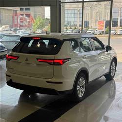 ميتسوبيشي اوتلاندر